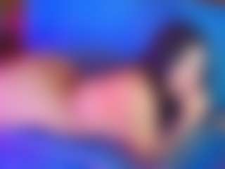 Live cam show with Jade Brunnette - Petite MILF on Camsoda
