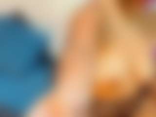 Live cam show with Jade Brunnette - Petite MILF on Camsoda