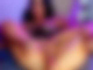 Live cam show with Jade Brunnette - Skinny on Camsoda