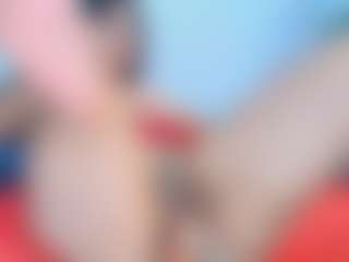 Jade Brunnette MILF webcam performer live streaming