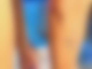 Live cam show with Jade Brunnette - Petite MILF on Camsoda