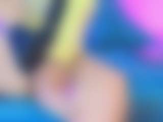 Live cam show with Jade Brunnette - Skinny on Camsoda