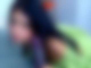 Live cam show with Lauren - Spy Petite on TeamSkeetLive