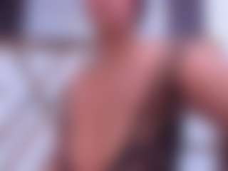 Live cam show with ZafiraHot - Athletic Ebony on liverealitysex.com