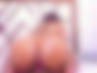 ZafiraHot MILF webcam performer live streaming