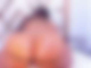 ZafiraHot MILF webcam performer live streaming