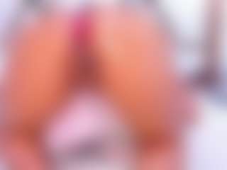 Live cam show with ZafiraHot - Squirt on Camsoda