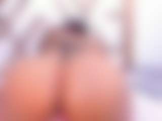 Live cam show with ZafiraHot - Athletic Middle Aged on camwithhim.com