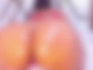 Live cam show with ZafiraHot - Deepthroat on Camsoda