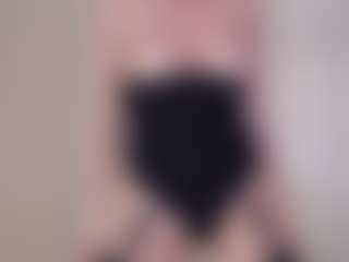 DesireMira's Live Sex Cam Show
