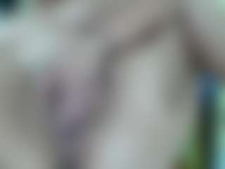 Live cam show with laflacacrazy640 - Facial on Gym Cam Girls