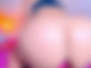 Live cam show with AmaiaHot - Camel Toe on TeamSkeetLive
