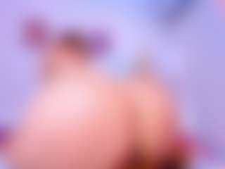 Live cam show with AmaiaHot - Athletic Public on Streamer API