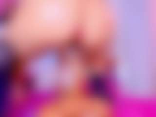Live cam show with AmaiaHot - Oil on Cam Slut