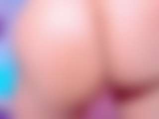 Live cam show with AmaiaHot - Teen (18+) on Camsoda