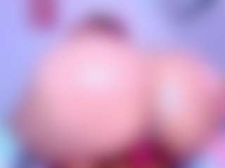 Live cam show with AmaiaHot - Camel Toe on livesuperchat.net