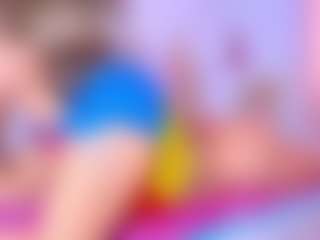 Live cam show with AmaiaHot - Skinny on friskycurves.com