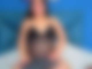 Live cam show with EmiilyStone - Thong on liverealitysex.com