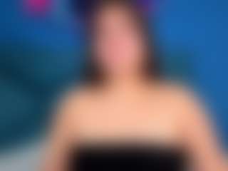 Live cam show with EmiilyStone - Living Room on sexylive.show