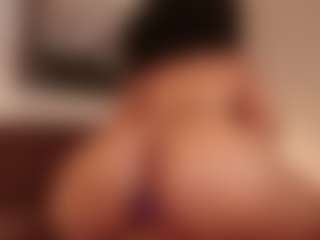 Live cam show with Hillary-queen - Black on Milfs Live