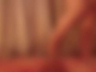 Live cam show with Hillary-queen - Public Black on SquirtSoMuch