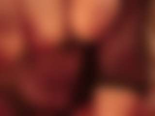 Live cam show with Hillary-queen - Bedroom Black on sexytreat.net