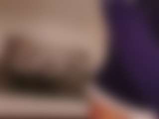 Live cam show with Hillary-queen - Athletic on realtime-chat