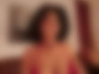 Live cam show with Hillary-queen - Public Black on Camming Site