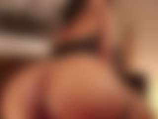 Live cam show with Hillary-queen - Spank Black on Camming Site