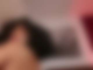 Live cam show with Hillary-queen - Athletic Brown Eyes on Soda Cam
