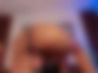 Live cam show with Hillary-queen - Young Adult on justonemore.cc