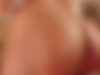 Live cam show with Hillary-queen - Athletic Bedroom on StripNow