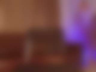 Live cam show with Hillary-queen - Public Black on intimatelivegirls.com