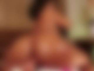 Live cam show with Hillary-queen - Living Room on milfzrlive.com