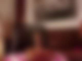 Live cam show with Hillary-queen - Bedroom on Camsoda