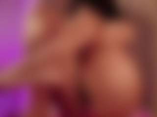 Live cam show with Hillary-queen - Athletic Young Adult on eurowanks.com