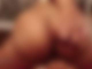 Live cam show with Hillary-queen - Athletic Brown Eyes on Sweet Sext