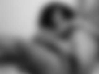 Live cam show with Hillary-queen - Fingering on TastyBlacksLive
