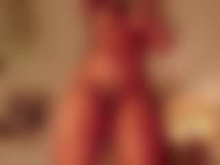 Live cam show with Hillary-queen - Public Black on Big Tits