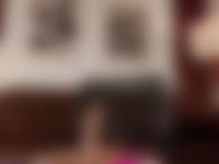 Live cam show with Hillary-queen - Living Room on Soda Cam