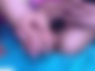 Live cam show with mia-xs - Masturbate on boobsie.com