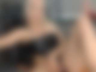 selenaqueenn's Live Sex Cam Show