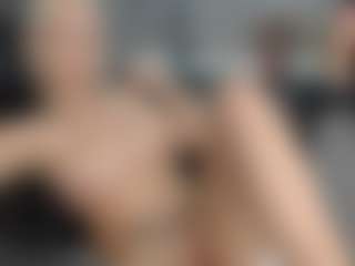 selenaqueenn's Live Sex Cam Show