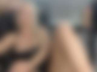 selenaqueenn's Live Sex Cam Show