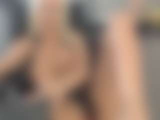 Live cam show with selenaqueenn - Bdsm MILF on xDating