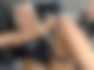 Live cam show with selenaqueenn - Young Adult on studioflirtlive.com