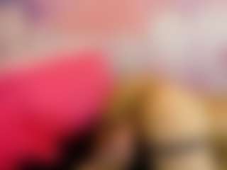 Live cam show with LaChula - Fingering on milfzrlive.com