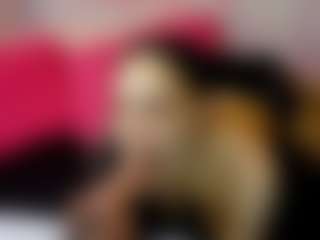 Live cam show with LaChula - Fingering on StripNow