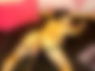 Live cam show with LaChula - Fingering on AdultVida.com