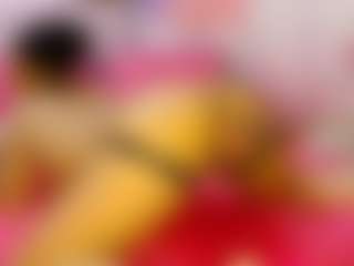 Live cam show with LaChula - Ass Bouncing on CamClone